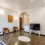 Sunny Flat Next To The Palace 热那亚