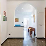 Sunny Flat Next To The Palace