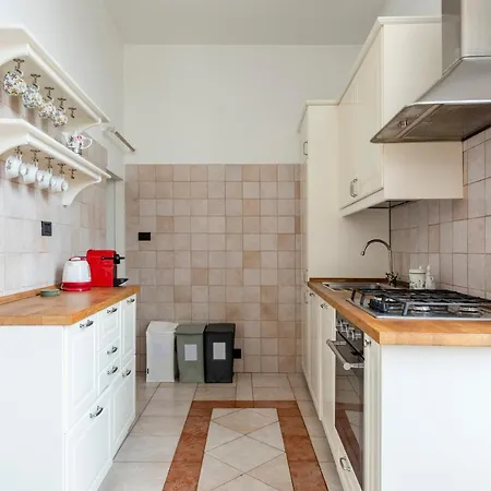 Apartament Sunny Flat Next To The Palace Genua