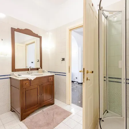 Sunny Flat Next To The Palace * Генуя