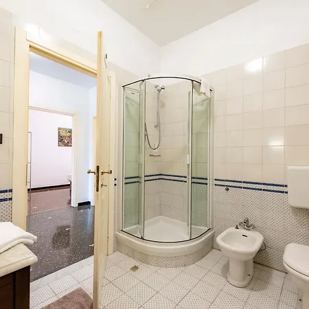 Apartment Sunny Flat Next To The Palace