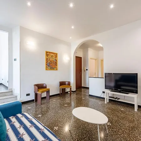 Sunny Flat Next To The Palace 公寓